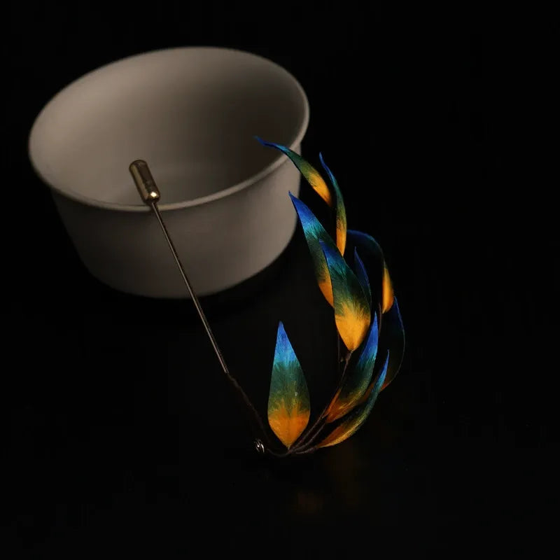 Vintage Brooch|Colorful Feather