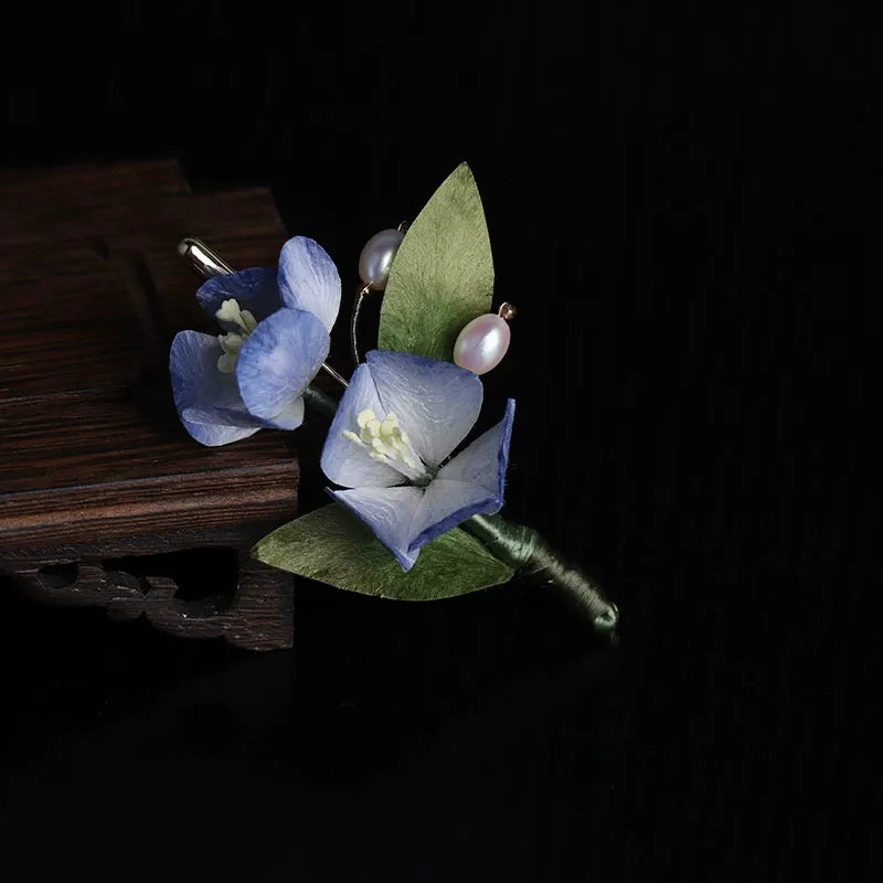 Handmade Brooch/Azure Bloom