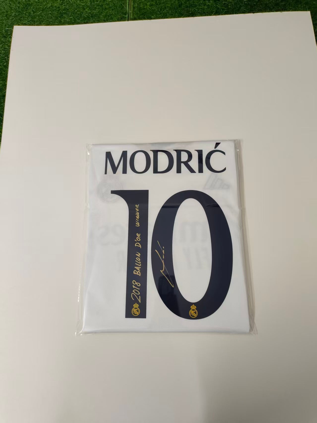 Luka Modrić Real Madrid 23/24 Home Autographed Jersey Icons coa