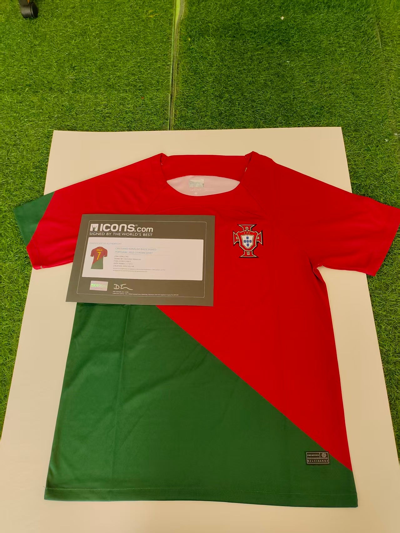 Cristiano Ronaldo Portugal Nacional 2022 Copa Mundial de Qatar Camiseta Autografiada Icons coa