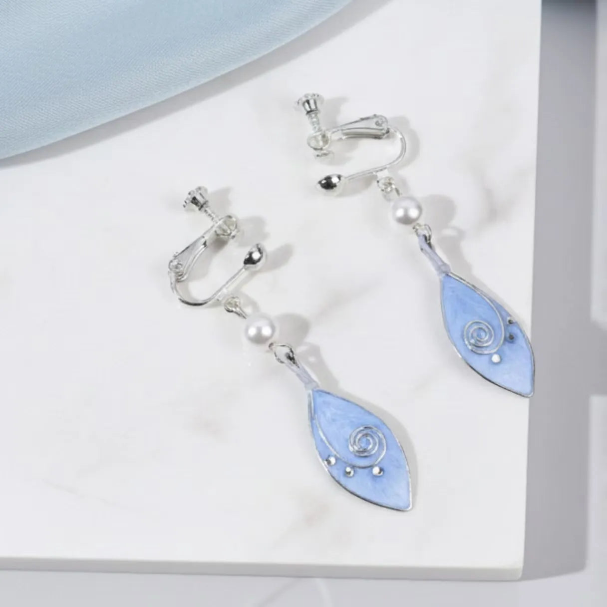 Luxury Earrings/Light Kite