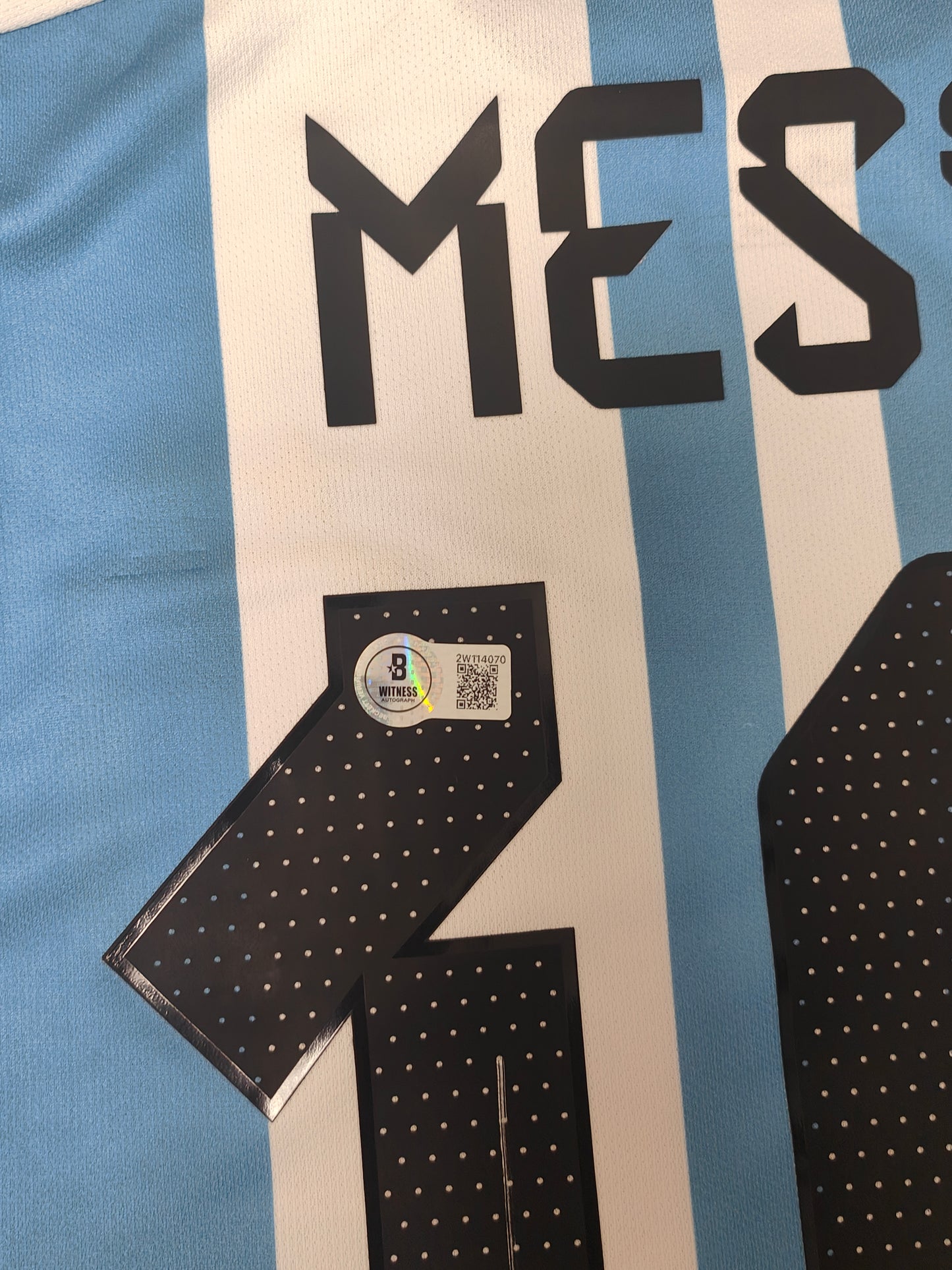 Camiseta autografiada de Messi Argentina Temporada 22/23 Local icons coa