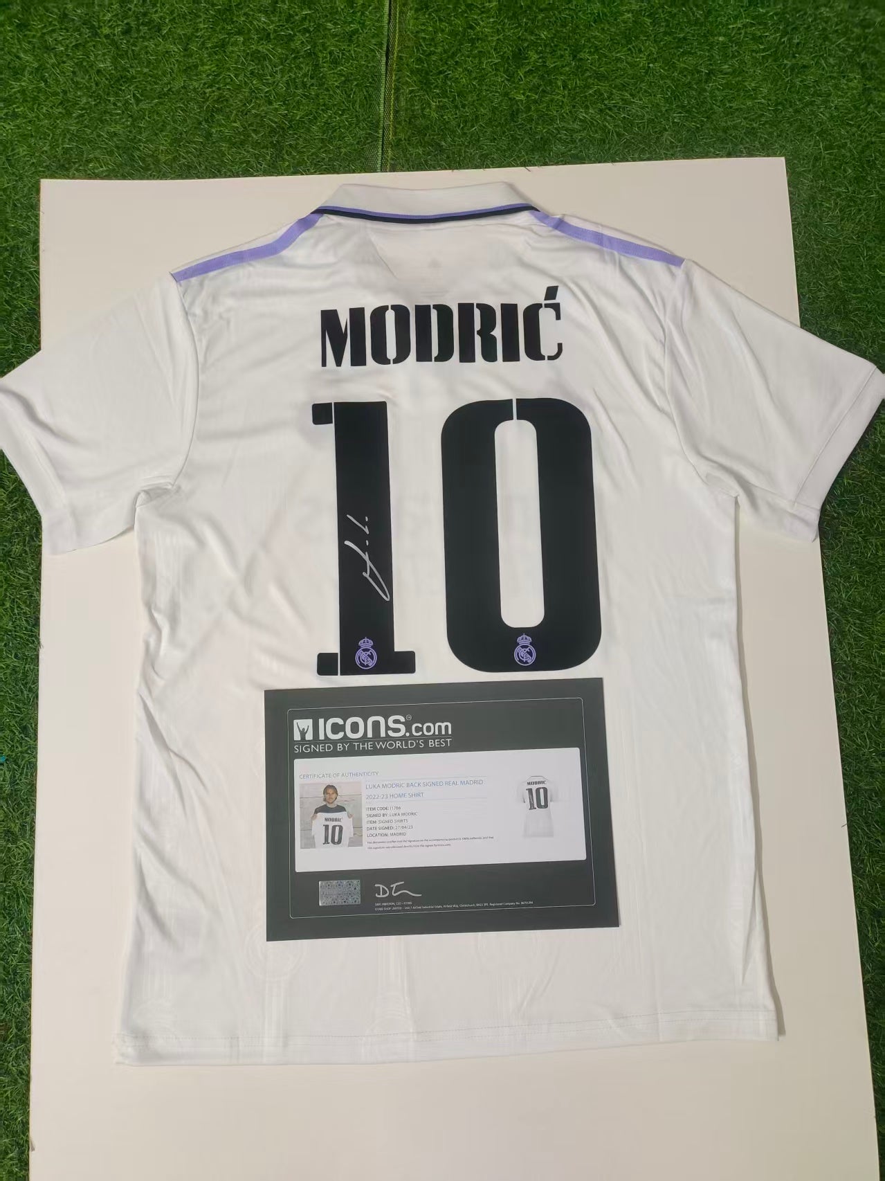 Real Madrid Luka Modrić Autographed Jersey