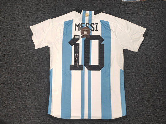 Camisa autografada da temporada 22/23 da Argentina de Messi Icons coa