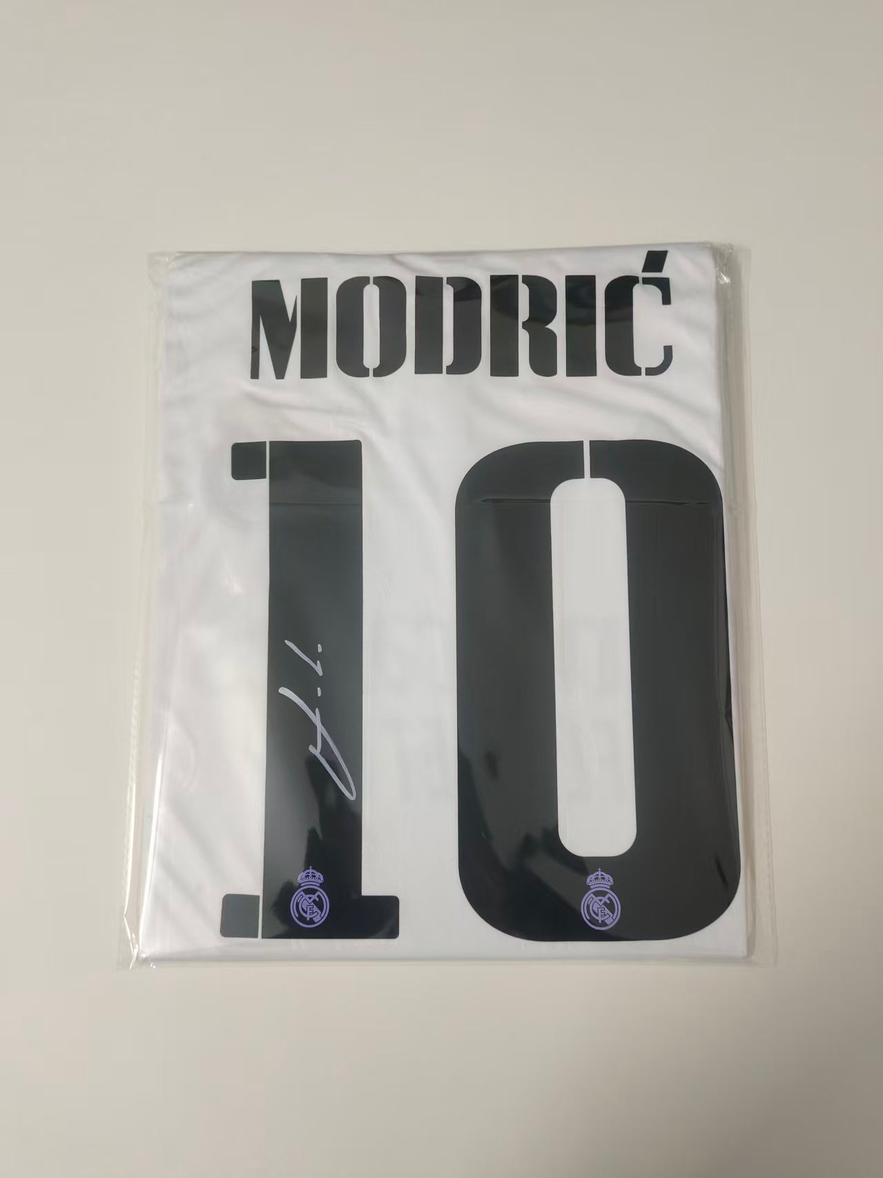 Luka Modrić Real Madrid 22/23 Season Home Autograph Jersey Icons coa